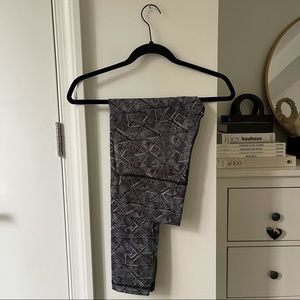 Lululemon Wunder Under 7/8 HR Tight in Formation Alpine White/Black